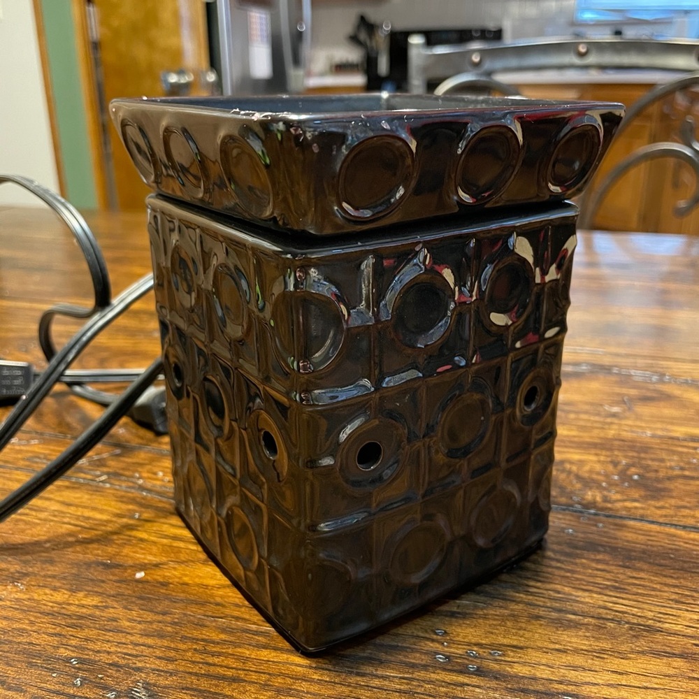 Black Onyx Scentsy Wax Warmer RETIRED
